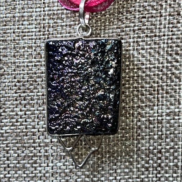Artisan druzy style pendant on pink ribbon necklace - Picture 2 of 10